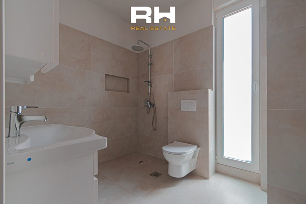 Shtëpi 240m² me #QIRA te Lagjja Qëndresa Home