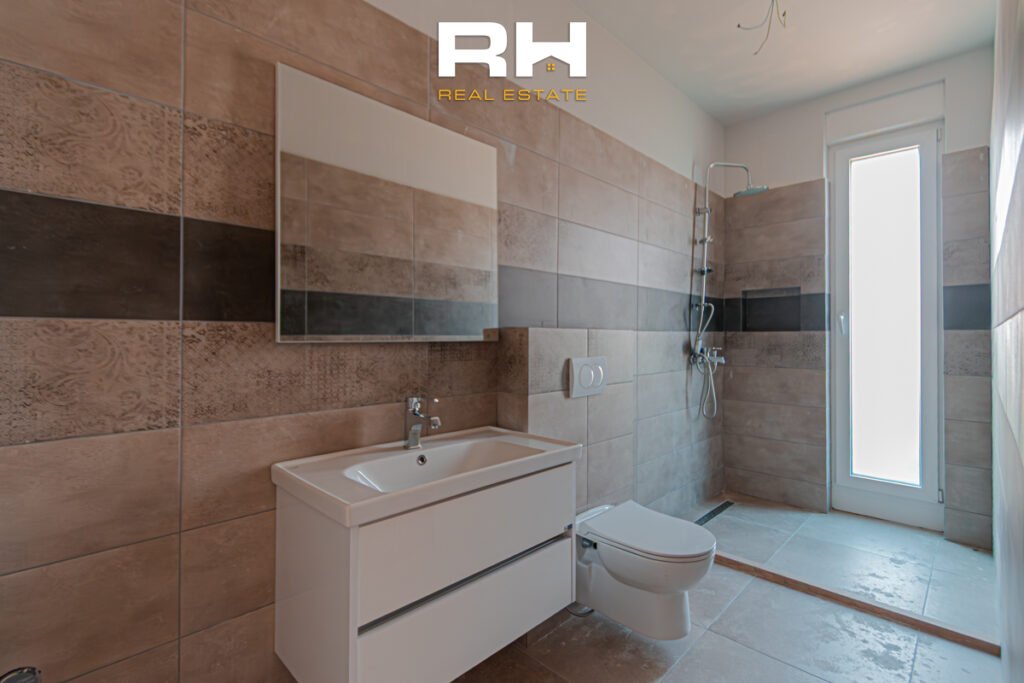 Shtëpi 240m² me #QIRA te Lagjja Qëndresa Home
