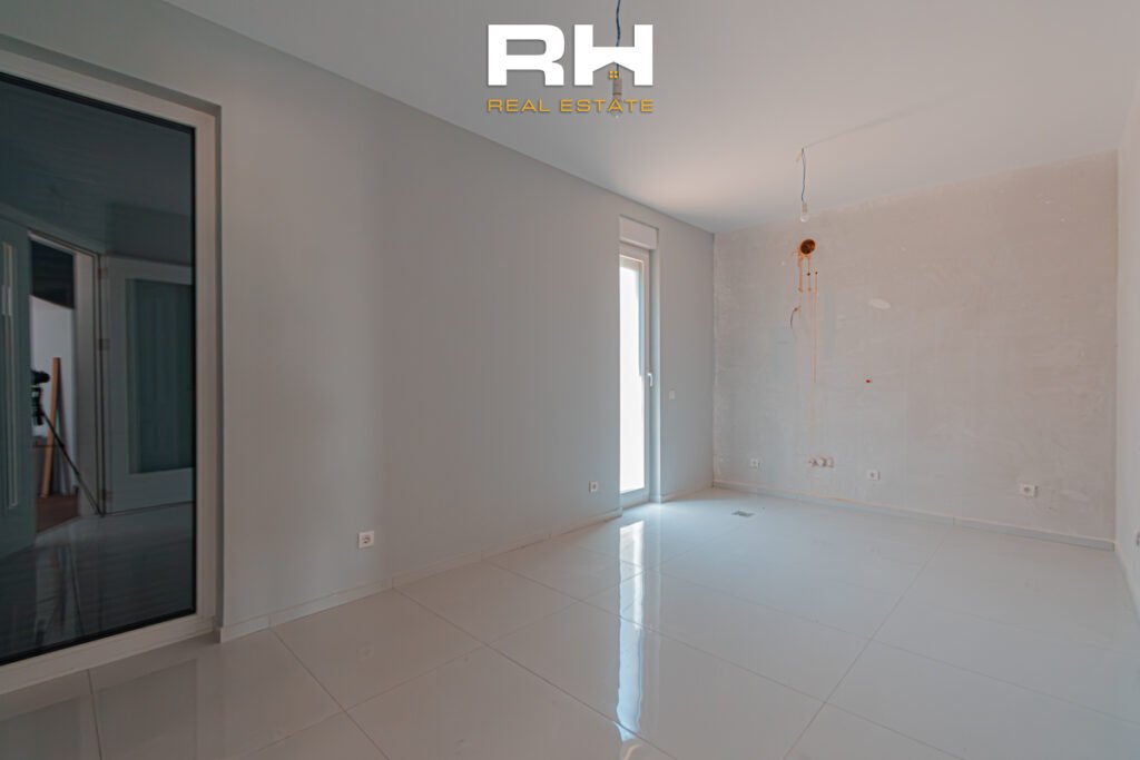 Shtëpi 240m² me #QIRA te Lagjja Qëndresa Home