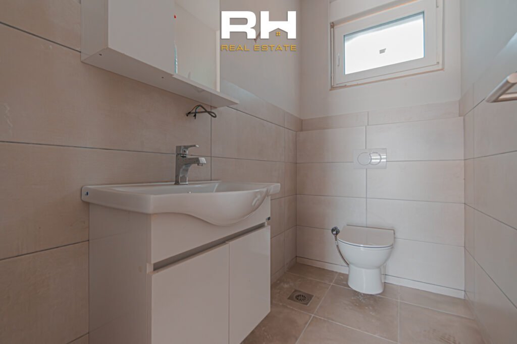 Shtëpi 240m² me #QIRA te Lagjja Qëndresa Home