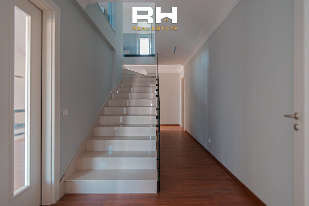 Shtëpi 240m² me #QIRA te Lagjja Qëndresa Home