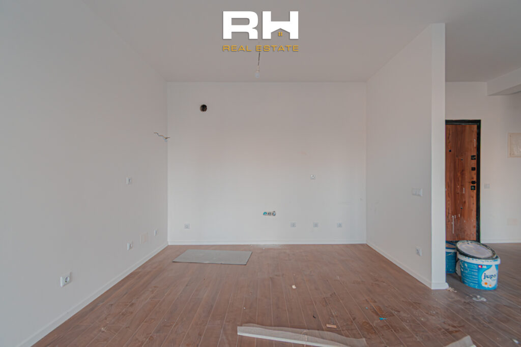 Banesë – Zyre 61m² me #QIRA në Emshir