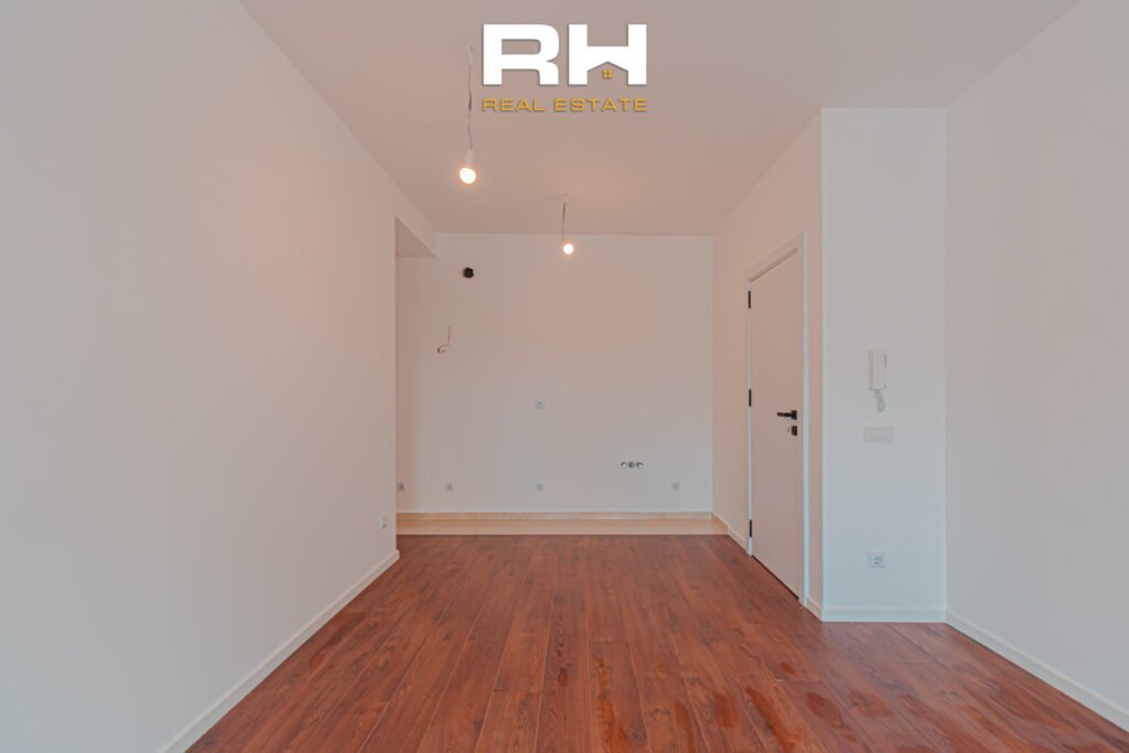 Banesë – Zyre 50.5m² + 25m² me #QIRA në Emshir