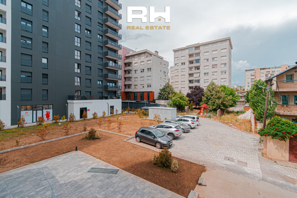 Banesë – Zyre 50.5m² + 25m² me #QIRA në Emshir