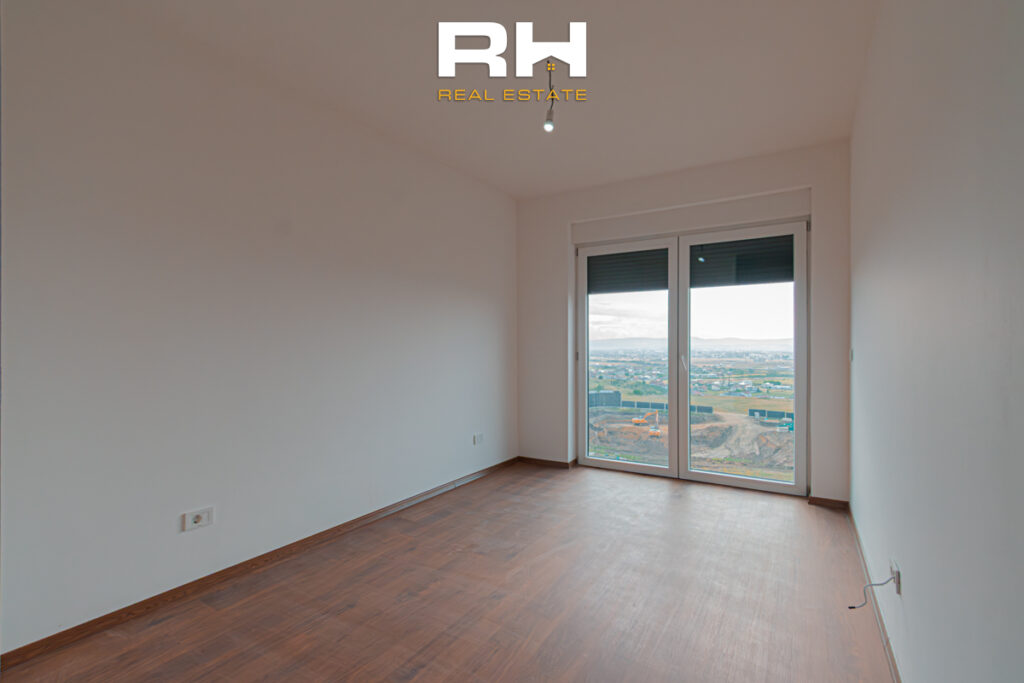 Banesë – Zyre 91m² me #QIRA në Veternik