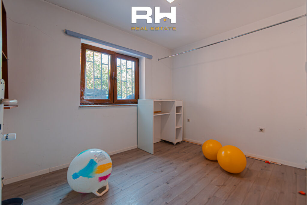 Shtëpi 250m² në SHITJE dhe me #QIRA në Bregun e Diellit