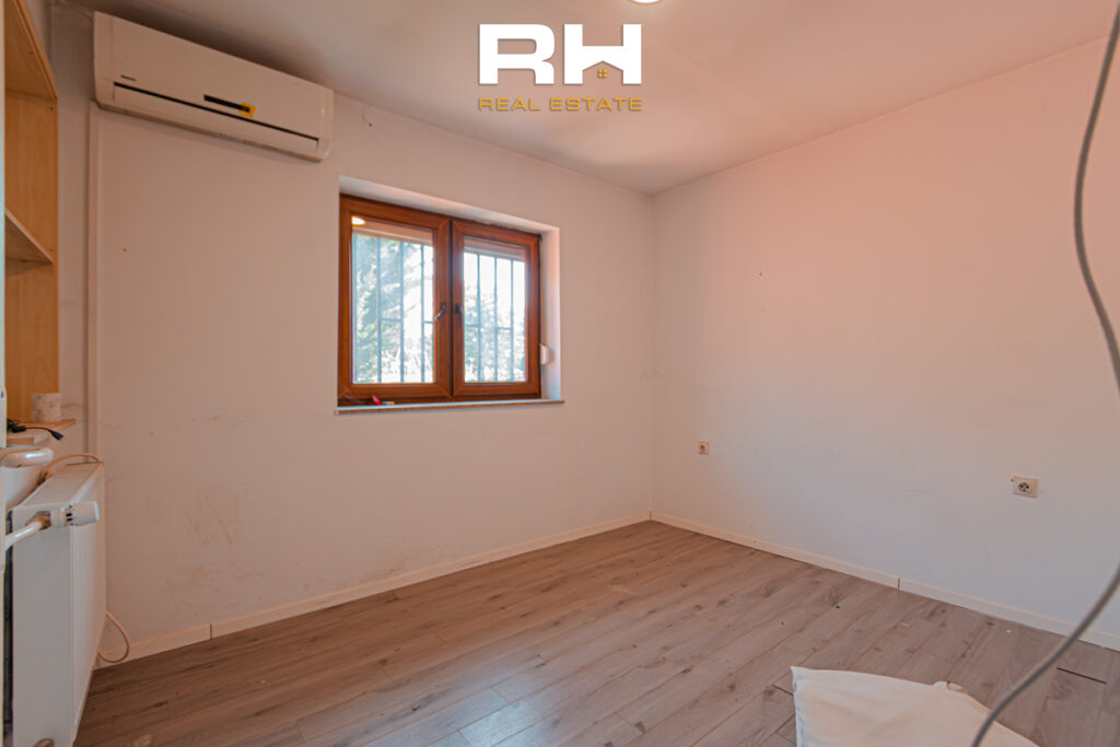 Shtëpi 250m² në SHITJE dhe me #QIRA në Bregun e Diellit