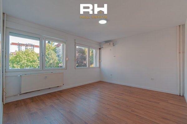 Zyre 80m² me #QIRA në Qendër