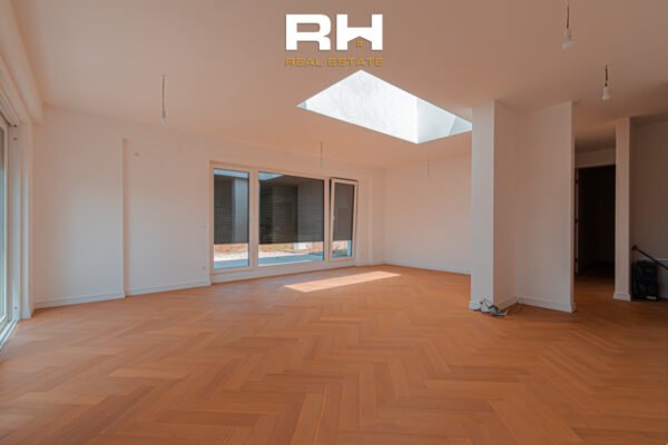 Penthouse 180m² + 150m² me #QIRA te Rruga B