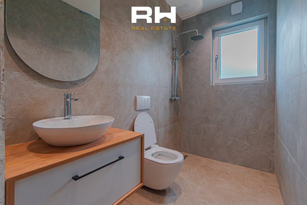 Shtëpi 550m² në SHITJE në Veternik