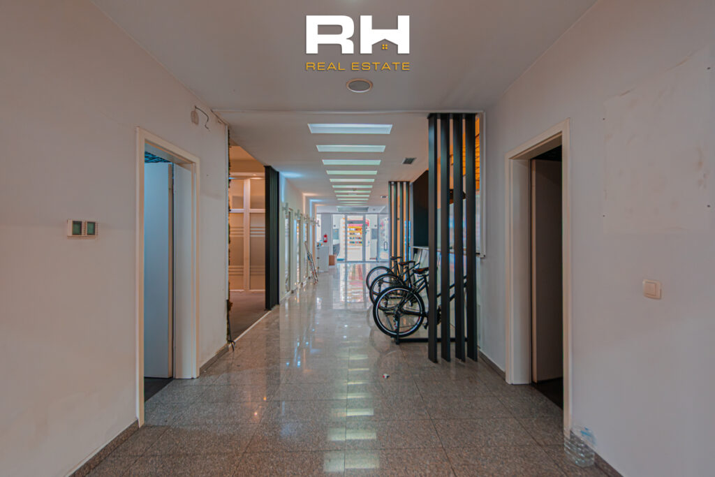 Objekt 2,900m² me #QIRA në Aktash