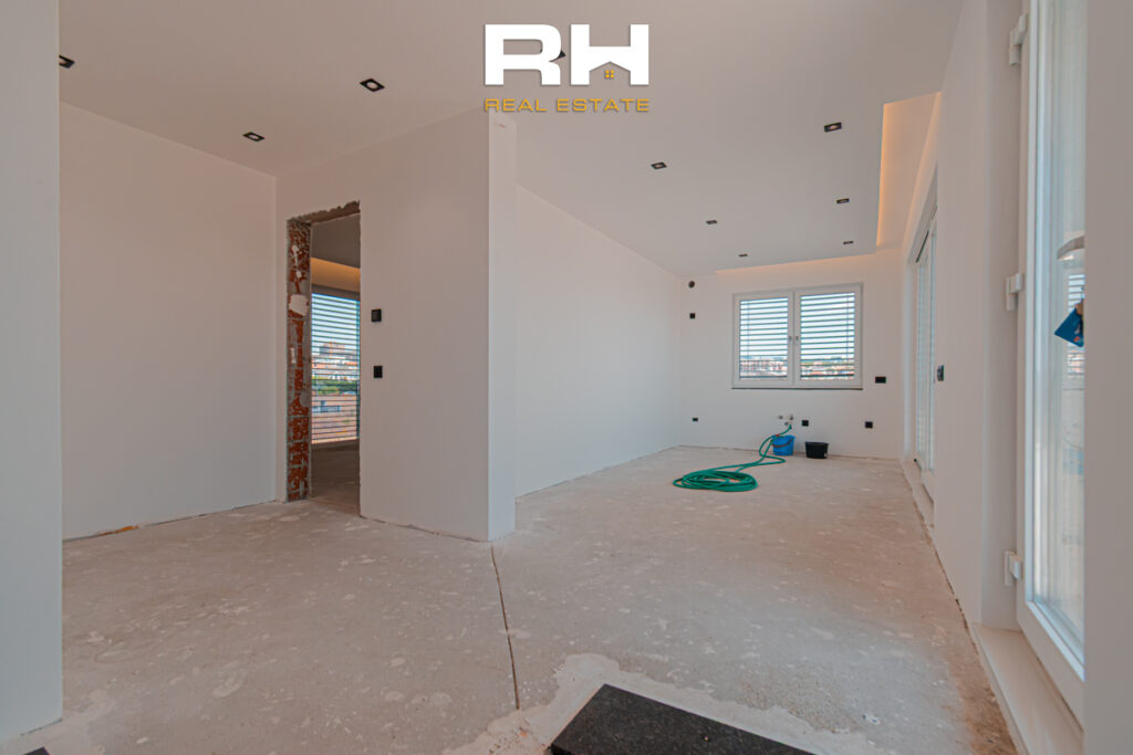 Shtëpi 550m² në SHITJE në Veternik
