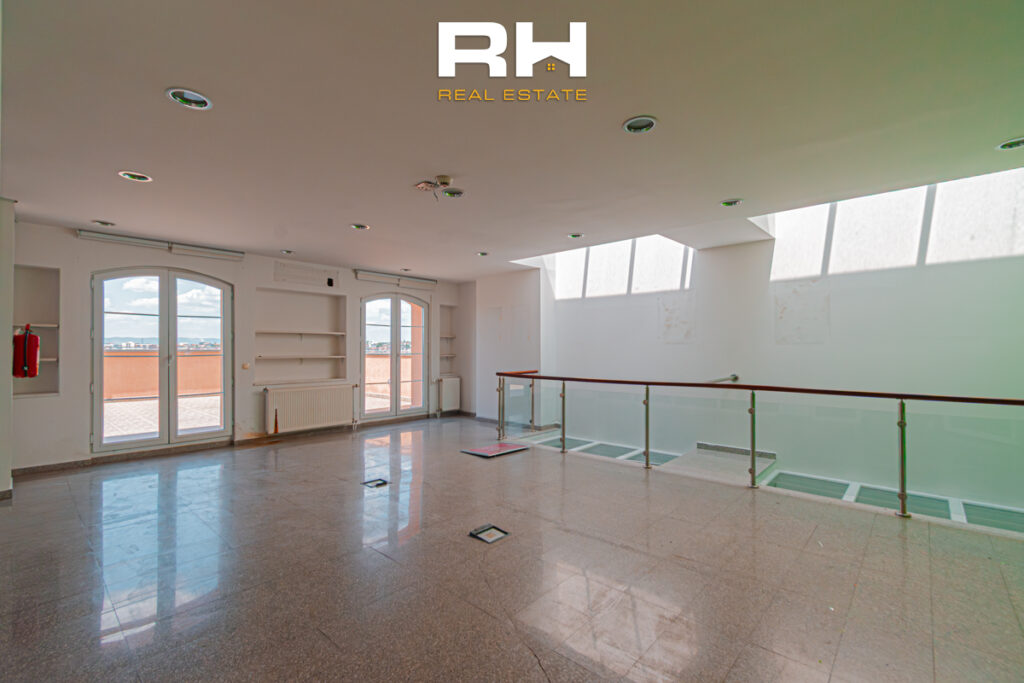 Objekt 2,900m² me #QIRA në Aktash