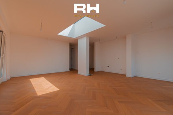 Penthouse 180m² + 150m² me #QIRA te Rruga B