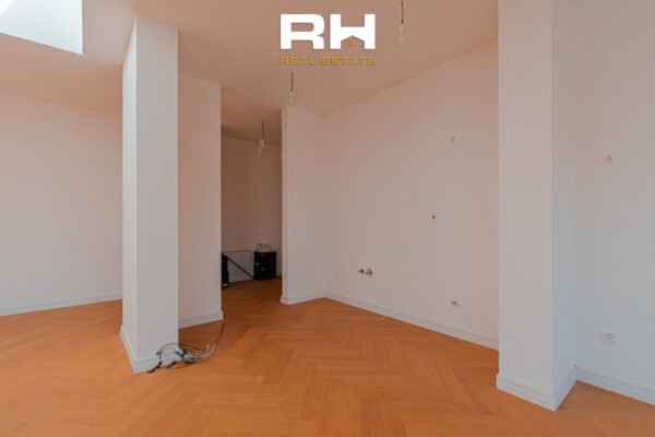 Penthouse 180m² + 150m² me #QIRA te Rruga B