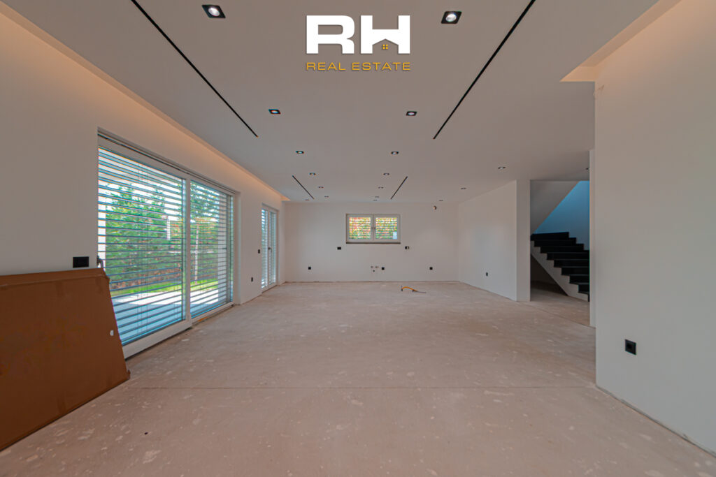 Shtëpi 550m² në SHITJE në Veternik