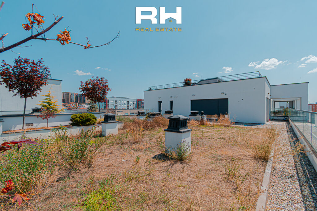 Penthouse 180m² + 150m² me #QIRA te Rruga B