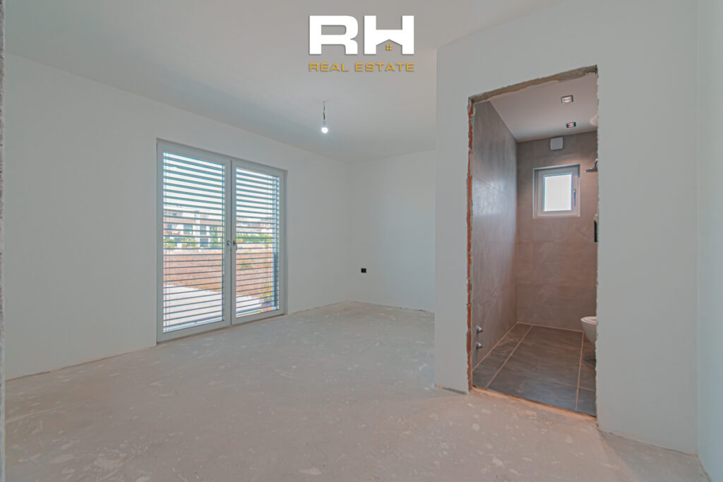 Shtëpi 550m² në SHITJE në Veternik