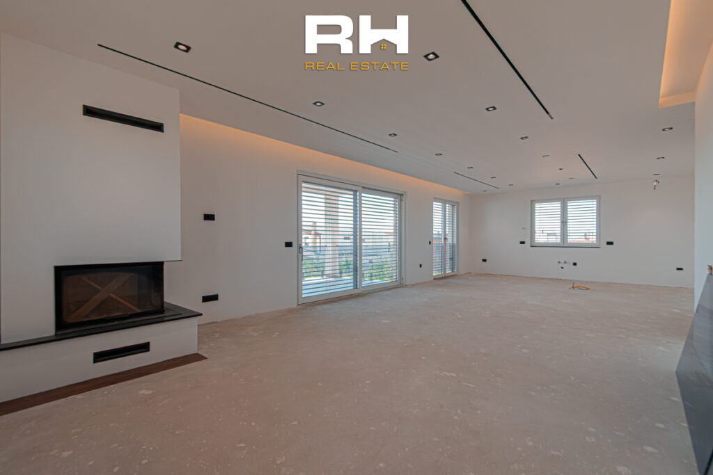 Shtëpi 550m² në SHITJE në Veternik