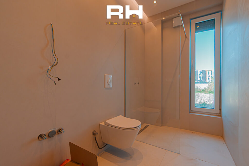 Penthouse 180m² + 150m² me #QIRA te Rruga B