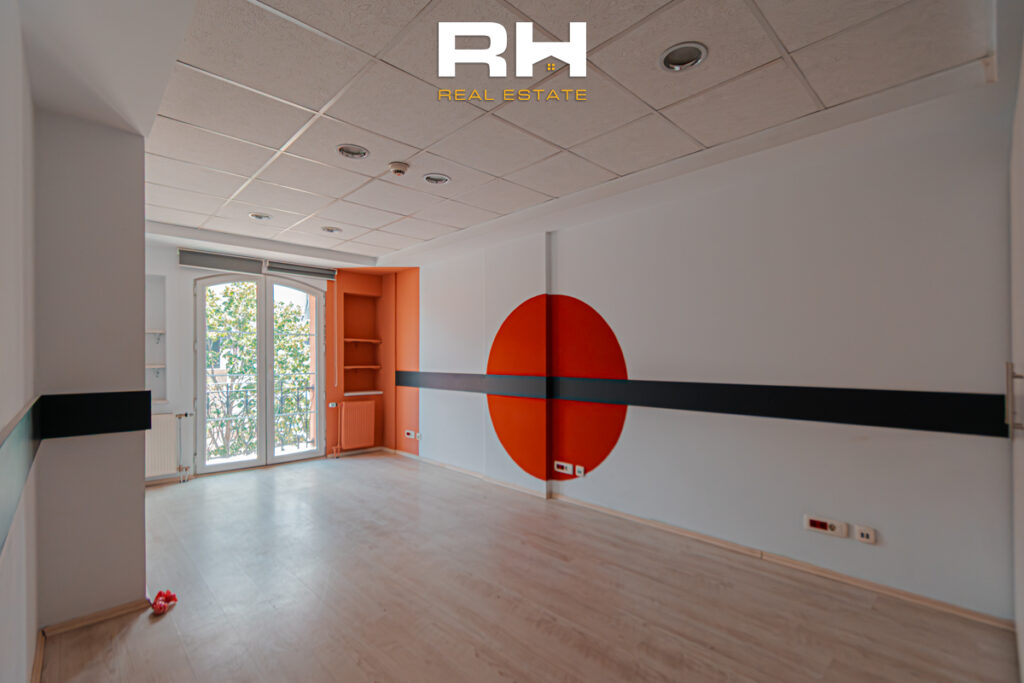 Objekt 2,900m² me #QIRA në Aktash