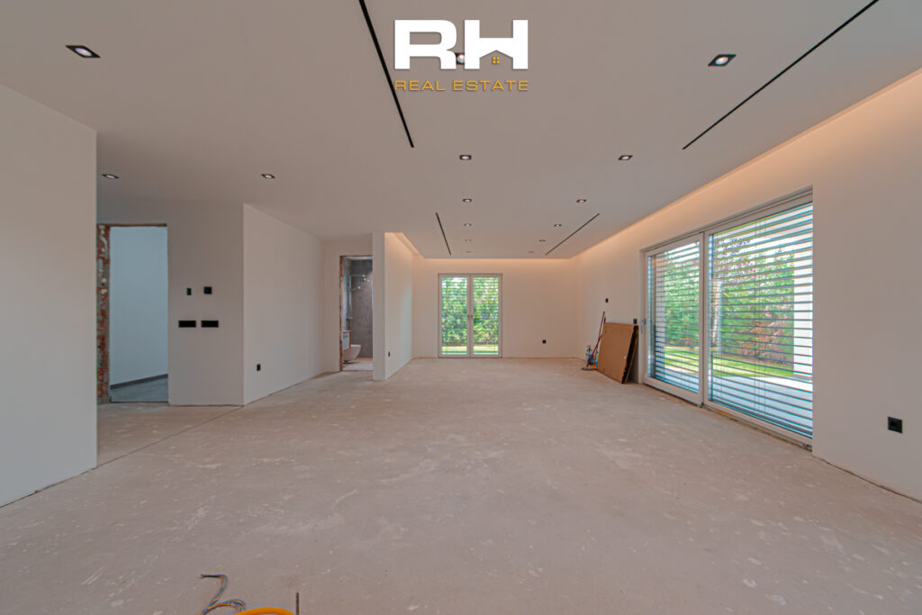 Shtëpi 550m² në SHITJE në Veternik
