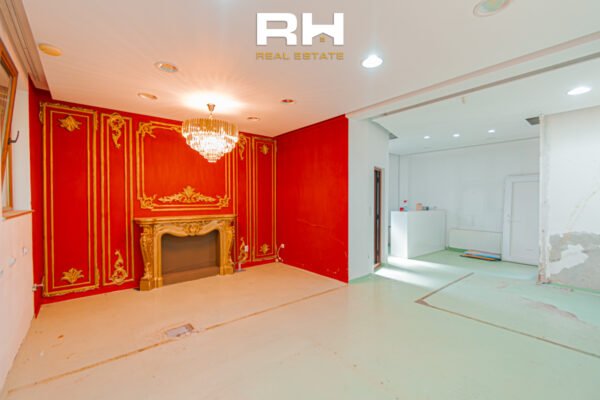 Shtëpi 250m² në #SHITJE dhe me #QIRA në Bregun e Diellit