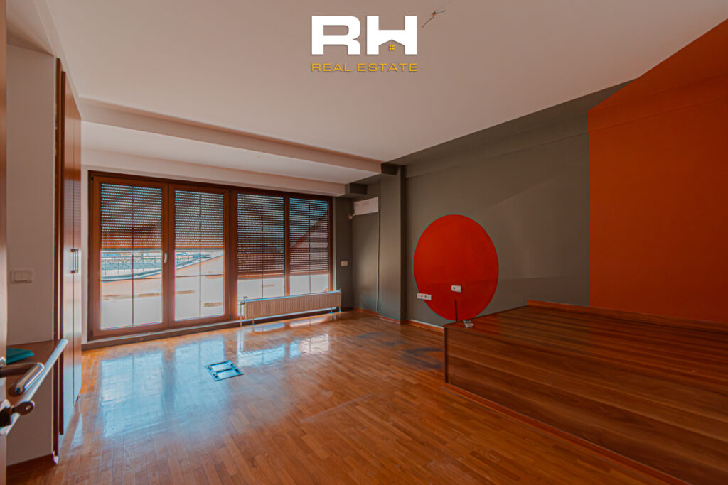 Objekt 2,900m² me #QIRA në Aktash