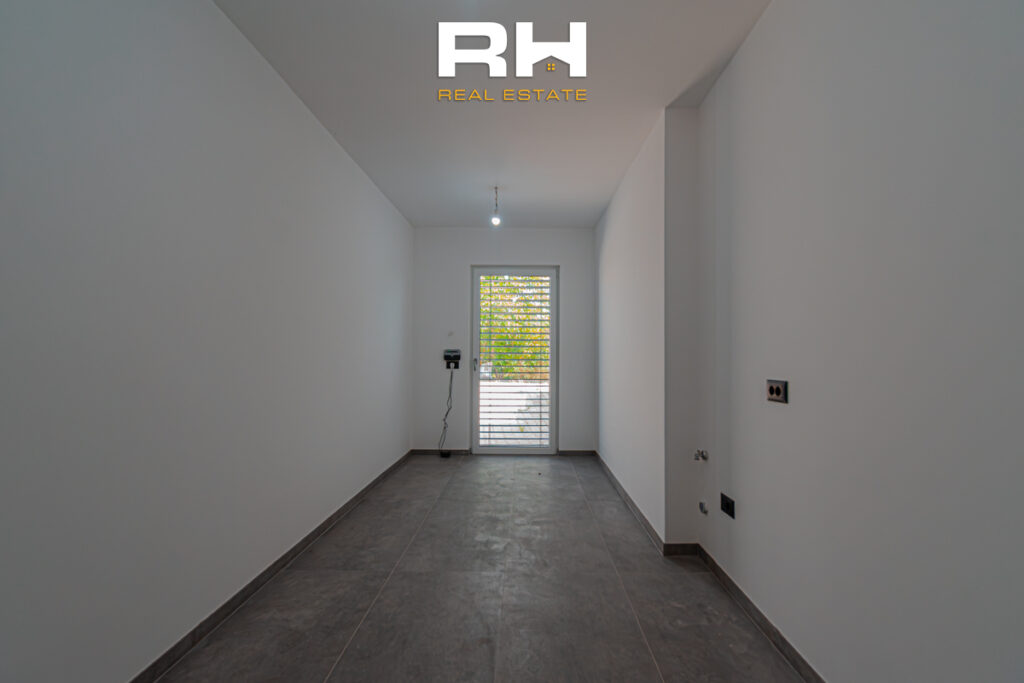 Shtëpi 550m² në SHITJE në Veternik