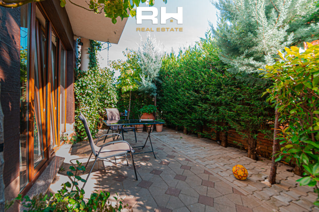 Shtëpi 275m² në SHITJE në Bërnicë e Poshtme