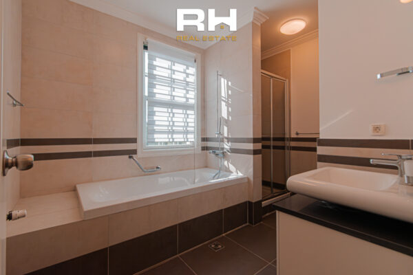 Shtëpi 260m² me #QIRA në Fshatin Ndërkombëtar