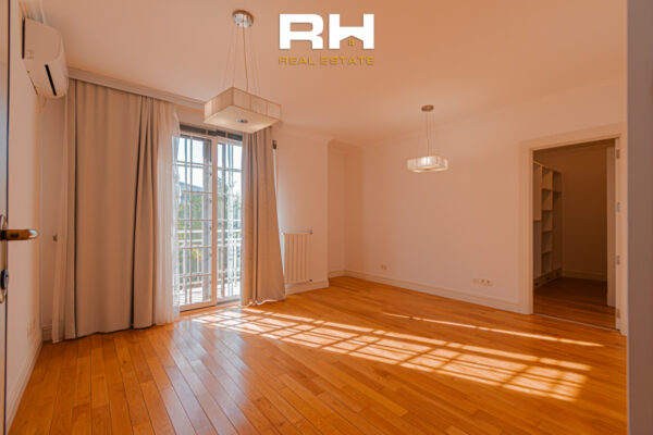 Shtëpi 260m² me #QIRA në Fshatin Ndërkombëtar