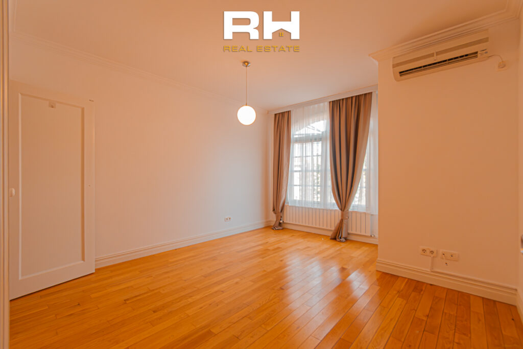 Shtëpi 260m² me #QIRA në Fshatin Ndërkombëtar