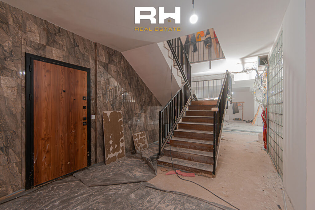 Lokal 425m² në SHITJE në Emshir