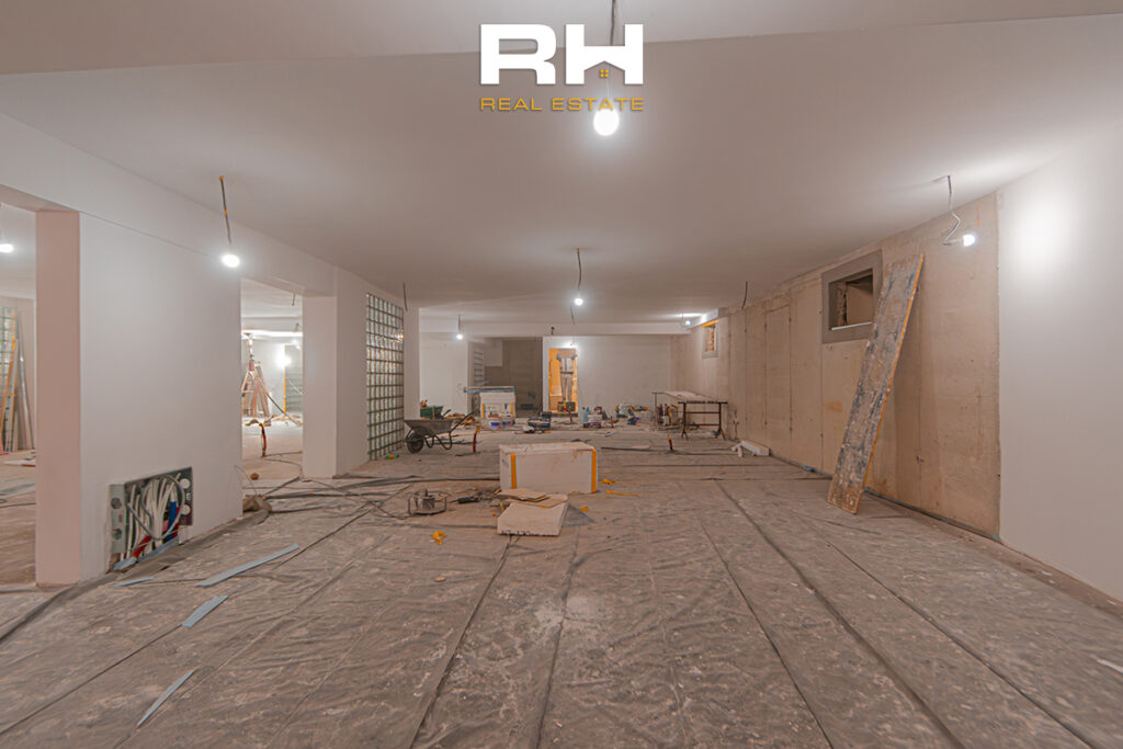 Lokal 425m² në SHITJE në Emshir
